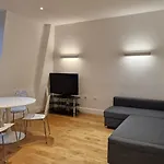 One Bedroom Apartment In Holborn