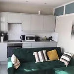 Modern Apartment In Southeast London - Peckham