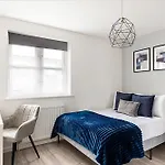 Finsbury Park Retreat Modern Comfort