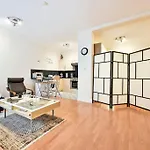 The Perfect Queensway Studio Apartment