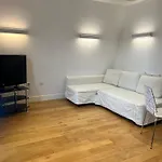 One Bedroom Apartment In Holborn