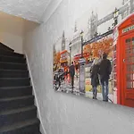 Downshill Way Lovely 4 Bedroom Apartment In London