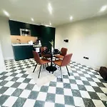 London 99 Apartment Ii, Key Spot, Top City Flat E
