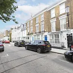 Whoops-A-Daisy 3 Bedroom In Notting Hill