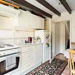 Central London Cottage Shared Flat