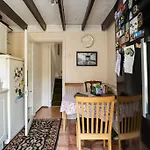 Central London Cottage Shared Flat