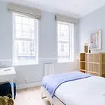 West End, Drury Lane, Modern 3 Bedroom Apt