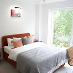 Luxury Flat In Royal Wharf