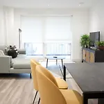 Luxury Flat In Royal Wharf