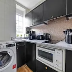 Stylish & Comfy Chelsea Haven Walk To Tube & Bus