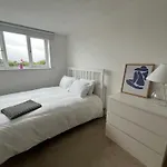 Spacious 2 Bed Flat Near Elizabeth Line