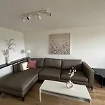 Spacious 2 Bed Flat Near Elizabeth Line