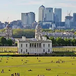 Modern 2-Bed Apartment In Greenwich - Prime Location Near Cutty Sark & Excellent Transport Links