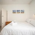 Pass The Keys Large Period House With Garden Near Peckham London