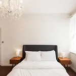 Elegant Airy 2 Bedroom Flat In Paddington
