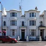 Elegant Airy 2 Bedroom Flat In Paddington