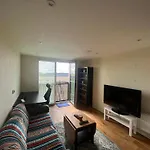 Modern 1Bd Flat - 5 Min Walk To Battersea Park!