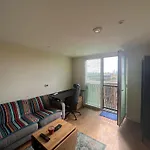 Modern 1Bd Flat - 5 Min Walk To Battersea Park!