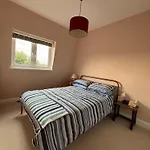 Quaint & Cosy 1 Bedroom Flat - Kensington Olympia!