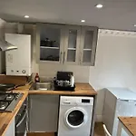 1 Bedroom Studio London S8