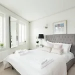 Modern Stylish 2Bed2Bath Close To Kings Road