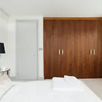 Modern Stylish 2Bed2Bath Close To Kings Road