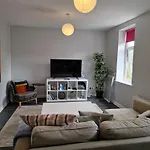 Two Bedroom Duplex In Angel High Street