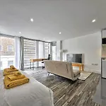City Waterside, Old Street, Angel, Entire Private Apartment