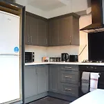 3 Bed House In The Heart Of Palmers Green, London
