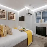 Stunning Flat Opposite Harrods London Unbeatable Location & Elegance