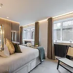 Stunning Flat Opposite Harrods London Unbeatable Location & Elegance