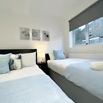 Charming 3-Bed Flat In Shepherds Bush - Sleeps 9