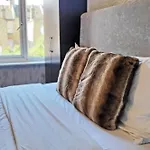 Spacious Room London