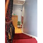 F103-1st Flr Mezzanine Studio Fit 3 Near Hyde Park