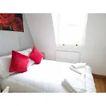 F408 Studio For 2 Near Hyde Park