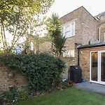 Fulham 4 Bed Family Home & Garden 5Min From Tube