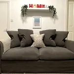 Modern And Luxurious 2 Bed Flat In Central Fulham