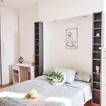 Putney , Modern-Flawless Apartment !