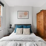 Two Bedroom Apartment Muswell Hill - Second Floor