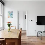 Two Bedroom Apartment Muswell Hill - Second Floor