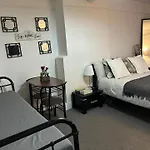 City View London Apartment - Near Canary Wharf
