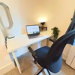 Hotel Boutique Style Studio With Kitchen, Huge Shower, King Bed
