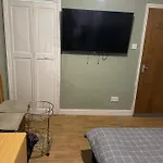 Cosy Studio Flat Forest Road