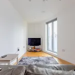 Chic 2Bd Flat With Private Balcony In Battersea