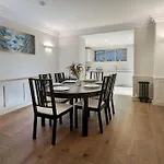 Extra Big London 4-Bed House In Liverpool Street!