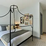 The Putney Hideaway - Modern And Elegant 3Bdr Flat With Patio