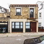 Kensal Green\'S Cosy Three Bedroom Retreat