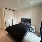 Wembley Luxury Apartment