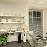 Stylish 1Br, 15 Mins To Buckingham Palace, Central London