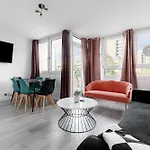 3Br Off A13 , Sleeps 6, 2Mins To Langdon Dlr,Free Parking